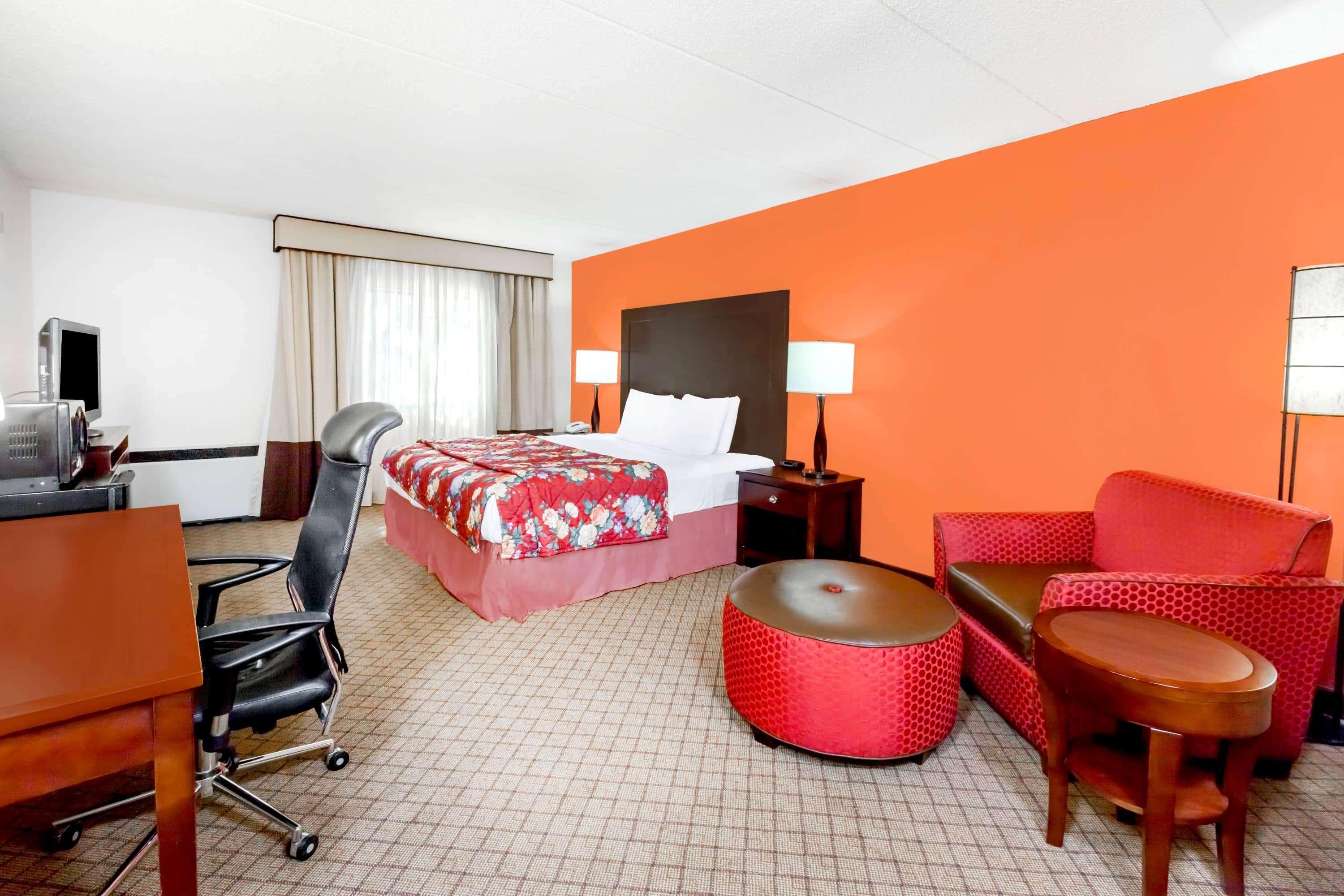 Clarion Hotel Лансинг Екстериор снимка